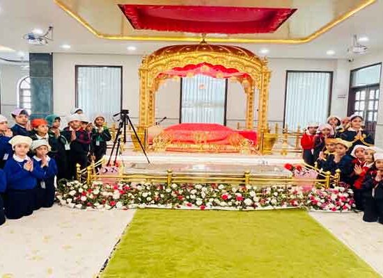 Faridabad model school Kiddies Wing paid visit to Gurudwara Singh Sahib