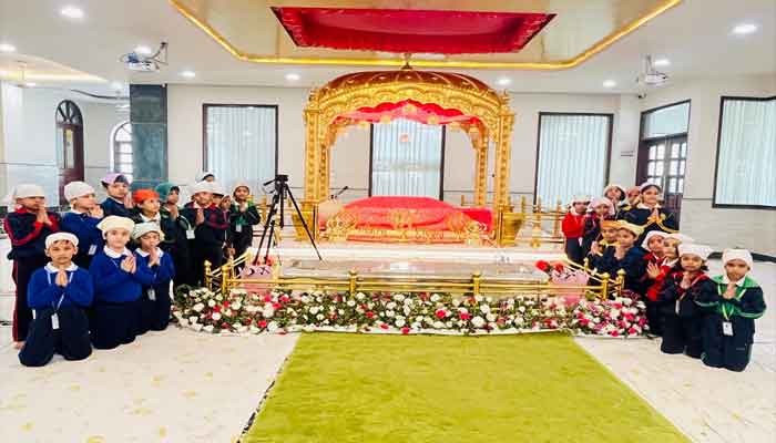 Faridabad model school Kiddies Wing paid visit to Gurudwara Singh Sahib