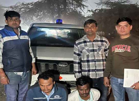 फरीदाबाद पुलिस ने एक बड़ी कार्रवाई में एटीएम मशीन से 12 लाख रुपये की चोरी करने वाले दो आरोपियों को गिरफ्तार किया है।