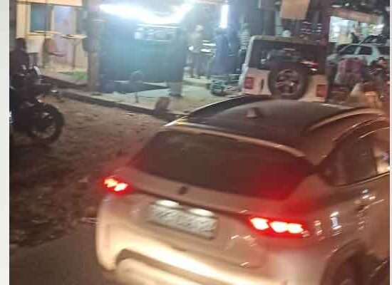 फरीदाबाद पुलिस ने यातायात अवरोध उत्पन्न करने वालों के खिलाफ कार्रवाई करते हुए होटल संचालक सहित तीन लोगों के खिलाफ मामले दर्ज