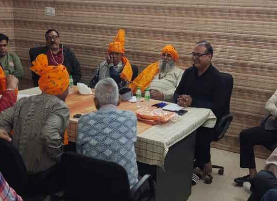 इस बार महाकुंभ 13 जनवरी 2025 से 26 फरवरी 2025 तक उत्तर प्रदेश के प्रयागराज में लगने जा रहा है