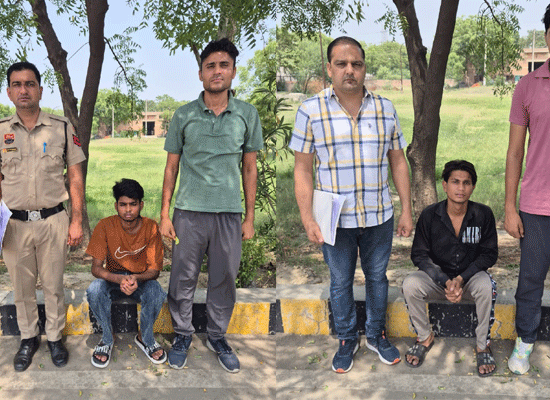फरीदाबाद पुलिस ने 2 आरोपियों को गिरफ्तार कर उनसे देसी कट्टा, कारतूस और चाकू बरामद किया