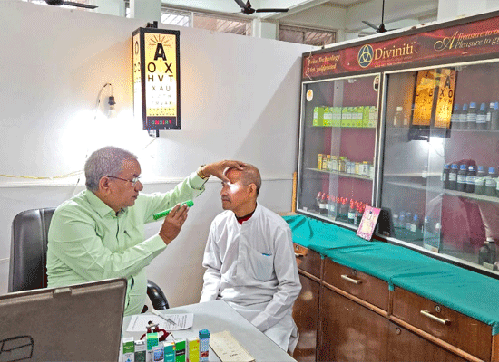 श्री सिद्धदाता आश्रम में फ्री हेल्थ कैंप, 434 लोगों ने कराई जांच