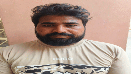 शराब तस्करों से 15 पेटी देसी शराब बरामद