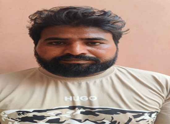 शराब तस्करों से 15 पेटी देसी शराब बरामद