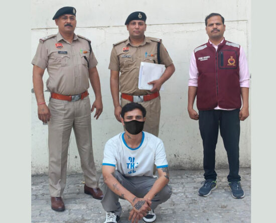 फरीदाबाद में ड्रग्स तस्करी का आरोपी अनिल रावत पुलिस हिरासत में