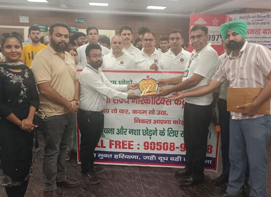 ड्रग्स फ्री हरियाणा अभियान के तहत फरीदाबाद के एनएचपीसी परिसर में आयोजित नशा विरोधी जागरूकता कार्यक्रम।