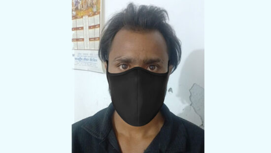 फरीदाबाद क्राइम ब्रांच सेंट्रल के अधिकारी, स्कूटी चोरी के मामले में गिरफ्तार आरोपी और बरामद चोरी की स्कूटी के साथ।