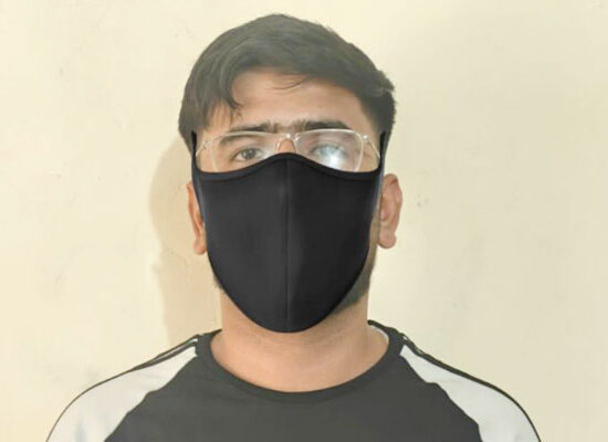डिजिटल अरेस्ट कर ठगी करने के मामले में फरीदाबाद पुलिस की गिरफ्त में आरोपी आयुष।
