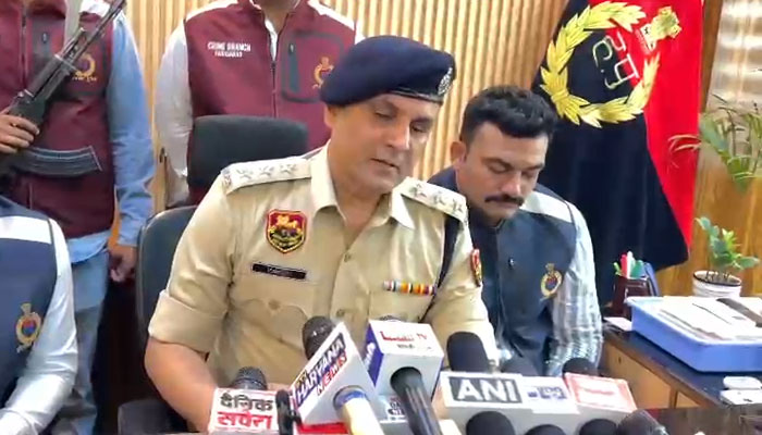फरीदाबाद पुलिस मुठभेड़ के बाद गिरफ्तार हिस्ट्रीशीटर बदमाश।
