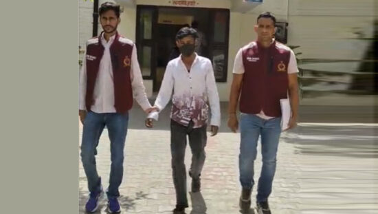चोरी की मोटरसाइकिल के साथ गिरफ्तार वाहन चोर अब्दुल रहीम, क्राइम ब्रांच सेक्टर-56 की कार्रवाई