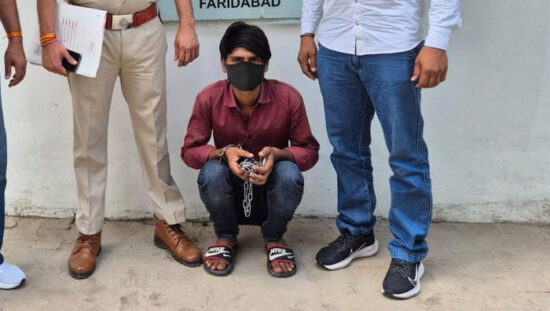 फरीदाबाद में पत्नी की हत्या के मामले में गिरफ्तार आरोपी पति।