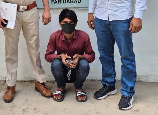 फरीदाबाद में पत्नी की हत्या के मामले में गिरफ्तार आरोपी पति।