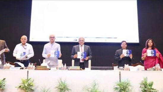 नई दिल्ली में IIIDEM के 15वें स्थापना दिवस समारोह और क्षमता निर्माण सम्मेलन में शामिल अधिकारी