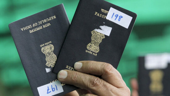 Indian Passport पर सरकार का स्पष्टीकरण, नागरिकता प्रमाण को लेकर नई चर्चा