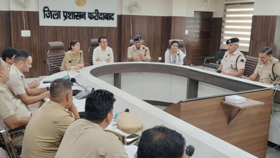 फरीदाबाद में जुवेनाइल जस्टिस एक्ट पर आयोजित पुलिस सेमिनार में अधिकारियों को प्रशिक्षण देतीं गार्गी नरेश।