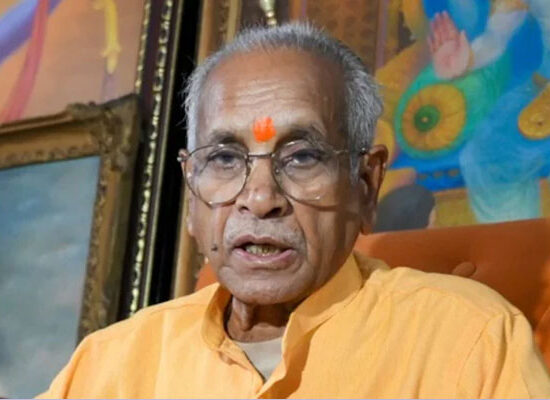 राम मंदिर चढ़ावा चोरी मामले पर मीडिया से बात करने की तैयारी करते चंपत राय