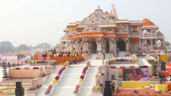 अयोध्या राम मंदिर में दान राशि गड़बड़ी मामले की जांच करती एसआईटी टीम