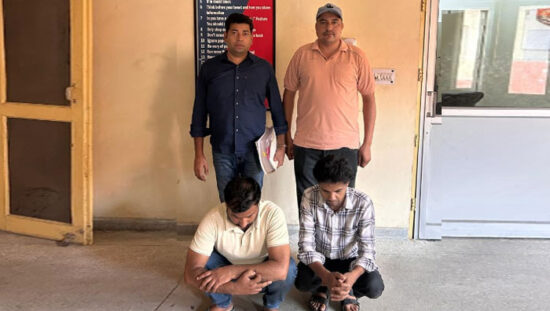 फरीदाबाद में शेयर मार्केट निवेश के नाम पर साइबर ठगी मामले में गिरफ्तार आरोपी।