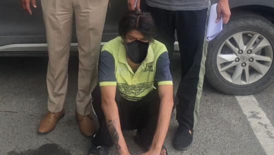 फरीदाबाद साइबर थाना एनआईटी पुलिस द्वारा स्टॉक मार्केट निवेश ठगी मामले में गिरफ्तार आरोपी।
