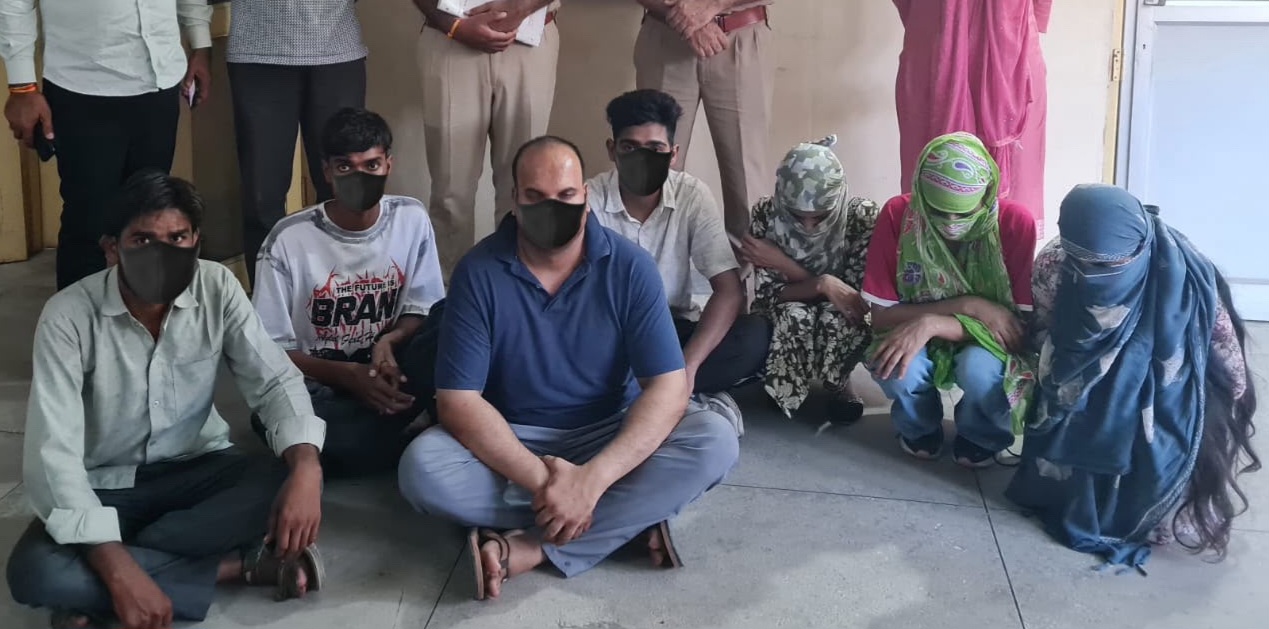 पुलिस की बड़ी कार्रवाई: दो साइबर ठगी के मामलों में 3 महिलाओं समेत 7 आरोपी गिरफ्तार