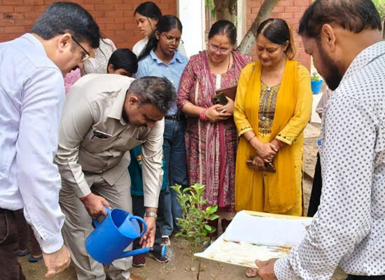 हरियाणा मानवाधिकार आयोग के सदस्य दीप भाटिया ने फरीदाबाद स्थित एसओएस चिल्ड्रन्स विलेज का निरीक्षण किया।