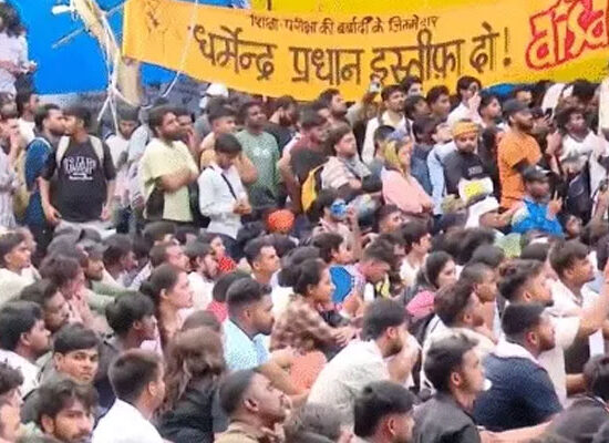 दिल्ली पुलिस द्वारा X को प्रधानमंत्री मोदी के खिलाफ आपत्तिजनक पोस्ट हटाने संबंधी नोटिस।