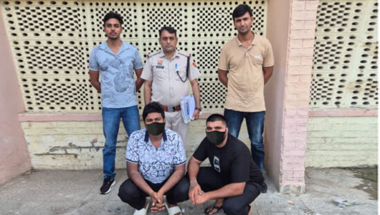 बल्लभगढ़ मारपीट मामले में गिरफ्तार आरोपी पंकज कुमार और विश्वास उर्फ भोला के साथ फरीदाबाद पुलिस