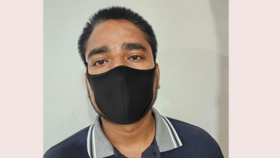फरीदाबाद पुलिस द्वारा सट्टा खाई के आरोप में गिरफ्तार युवक।