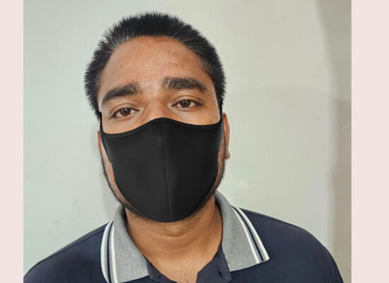 फरीदाबाद पुलिस द्वारा सट्टा खाई के आरोप में गिरफ्तार युवक।