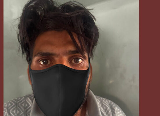 फरीदाबाद पुलिस द्वारा मोबाइल हैक साइबर ठगी मामले में गिरफ्तार आरोपी।