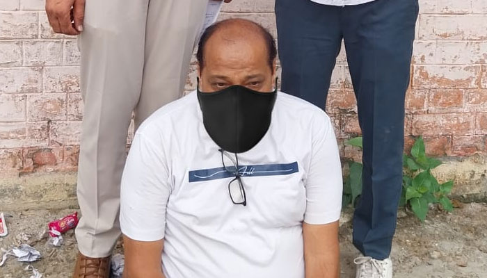 शेयर मार्केट साइबर ठगी मामले में गिरफ्तार आरोपी को लेकर कार्रवाई करती फरीदाबाद पुलिस