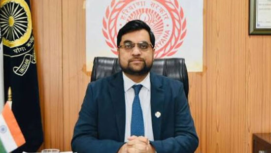 डीसी आयुष सिन्हा मतदाताओं से 10 जुलाई तक एन्यूमरेशन फॉर्म जमा करने की अपील करते हुए।