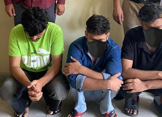फ्लोरॉन गैस के नाम पर साइबर ठगी मामले में गिरफ्तार आरोपियों की कार्रवाई करती फरीदाबाद पुलिस।