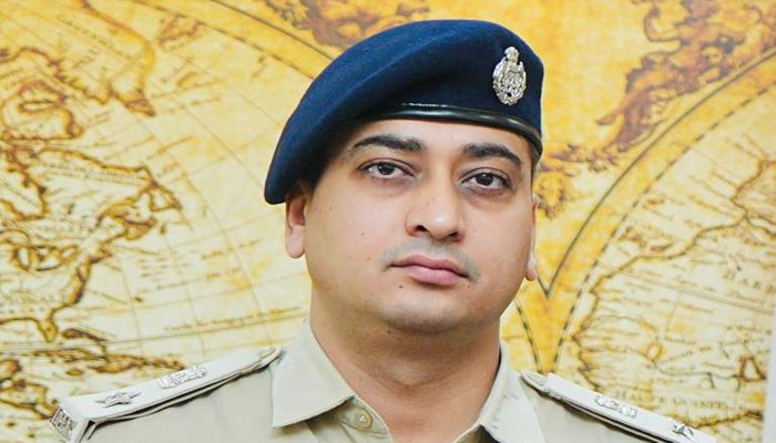 गंभीर अपराधियों के सत्यापन अभियान के दौरान कार्रवाई करती फरीदाबाद पुलिस