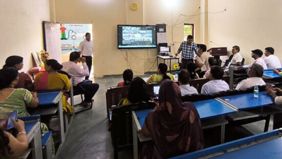 फरीदाबाद में विद्यालय प्रबंधन समिति कार्यक्रम को संबोधित करतीं एडीसी अंजलि श्रोत्रिया