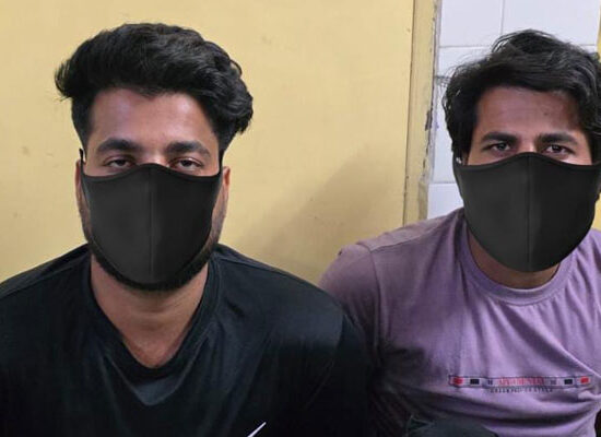 फरीदाबाद साइबर थाना बल्लभगढ़ द्वारा साइबर ठगी मामले में गिरफ्तार दो आरोपी।