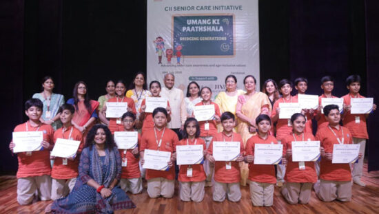जीवा पब्लिक स्कूल में आयोजित ‘उमंग की पाठशाला’ कार्यक्रम में विद्यार्थियों को संबोधित करते विशेषज्ञ।