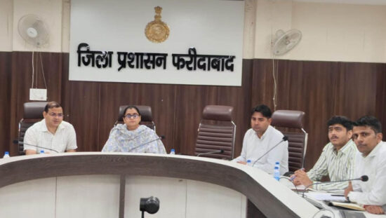 फतेहपुर बिल्लौच में मुख्यमंत्री परिवार अंत्योदय उत्थान मेला की तैयारियों की समीक्षा करतीं एडीसी अंजलि श्रोत्रिया