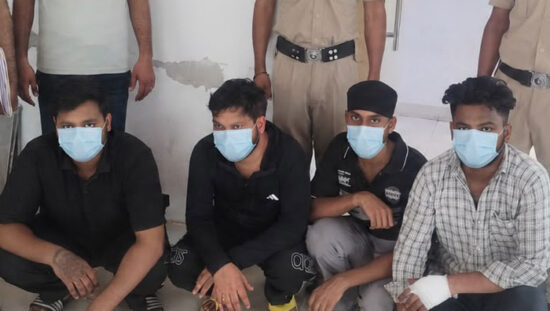 संजय कॉलोनी चाकूबाजी मामले में गिरफ्तार आरोपी।