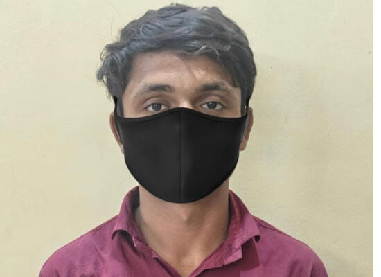 फरीदाबाद साइबर पुलिस ने शेयर मार्केट निवेश के नाम पर ₹95.65 लाख की ठगी के मामले में एक खाताधारक को गिरफ्तार किया।