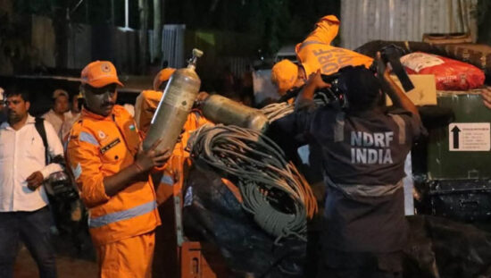 सिक्किम टनल हादसे के बाद बचाव अभियान चलाती एनडीआरएफ और अन्य राहत एजेंसियां।