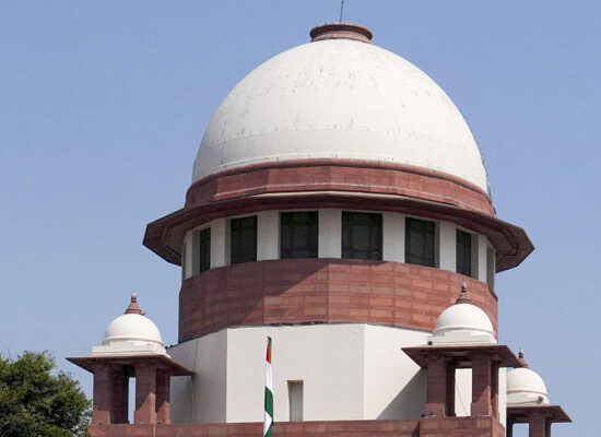 नीट पेपर लीक मामले की सुनवाई के दौरान परीक्षा सुधारों पर केंद्र सरकार और एनटीए से जवाब मांगता सुप्रीम कोर्ट।