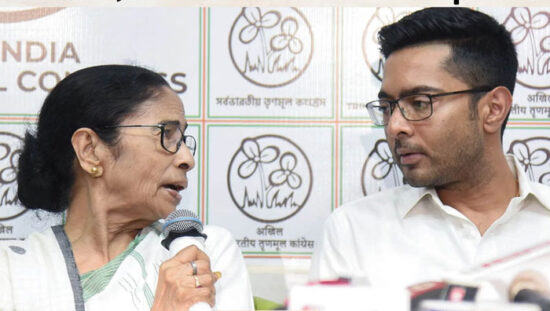कलकत्ता हाई कोर्ट ने TMC की 21 जुलाई रैली से जुड़े अवमानना मामले में ममता बनर्जी और अभिषेक बनर्जी से चार सप्ताह में हलफनामा मांगा।