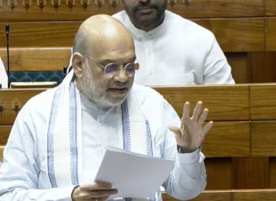 संसद में वंदे मातरम् संशोधन बिल 2026 पेश करते केंद्रीय गृह मंत्री अमित शाह