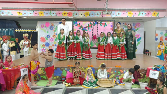DAV NH-3 NIT Faridabad students in traditional attire celebrating Teej festival with Haryanvi tableaus.
