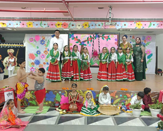 DAV NH-3 NIT Faridabad students in traditional attire celebrating Teej festival with Haryanvi tableaus.