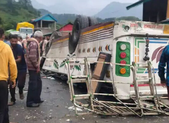 Chamba Himachal Pradesh bus accident 7 dead 11 injured