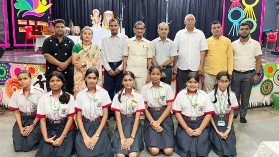 डायनेस्टी इंटरनेशनल स्कूल फरीदाबाद में रामचरितमानस चौपाई एवं गीता श्लोक गायन प्रतियोगिता के विजेता छात्र।