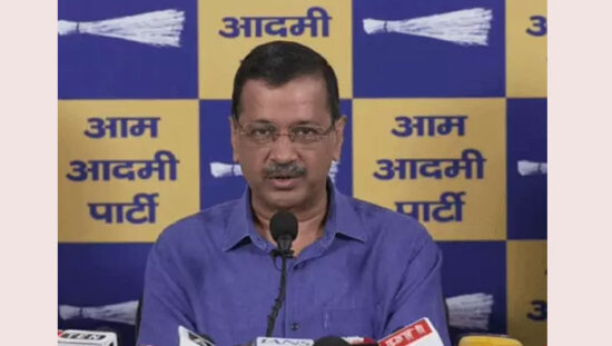 E20 फ्यूल के विरोध में आयोजित कार्यक्रम में बोलते अरविंद केजरीवाल।